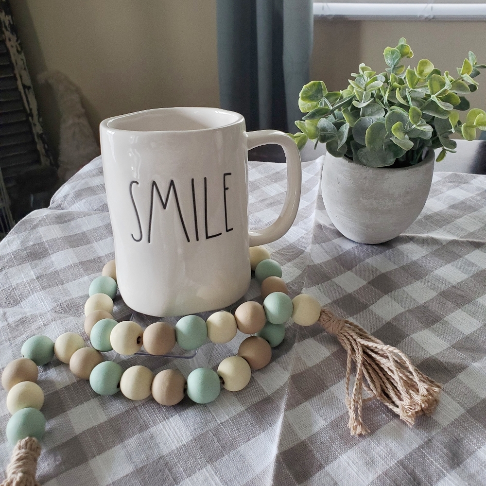 RAE DUNN "smile" mug